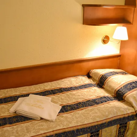Arbes Otel