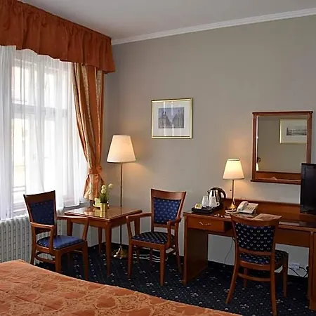 Arbes Hotel 3*