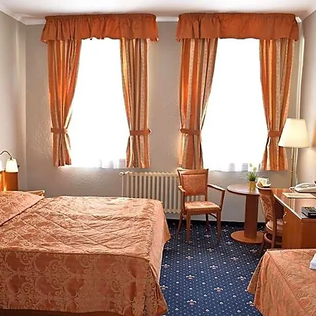 Hotel Arbes 3*