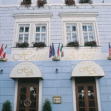 Отель Arbes 3*